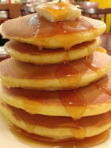 圧巻のホットケーキタワー 浅草 ミモザ で厚みある５段重ねにチャレンジ ネタとぴ