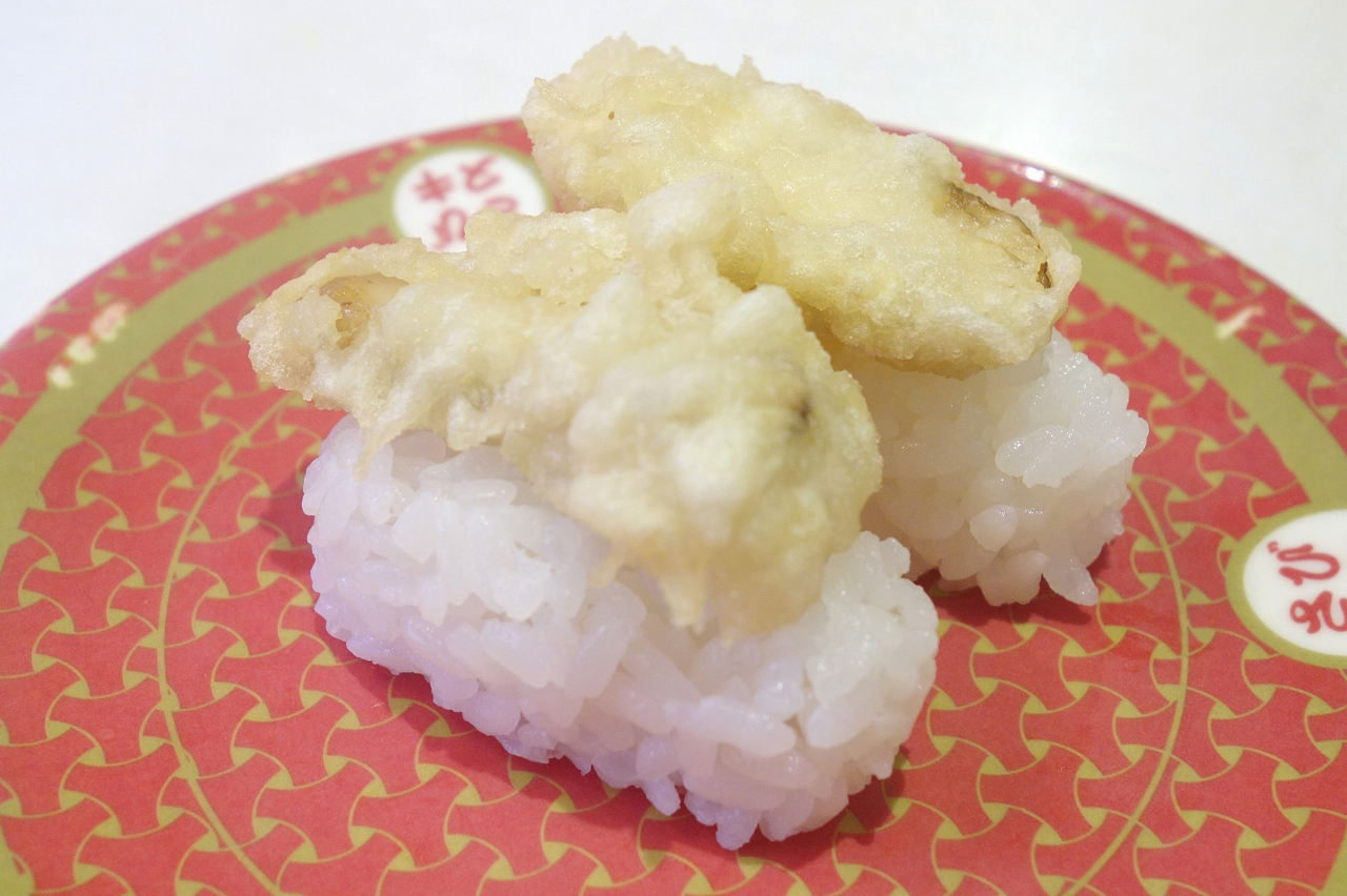 「松茸の天ぷら握り」は、揚げたてアツアツで松茸の香り