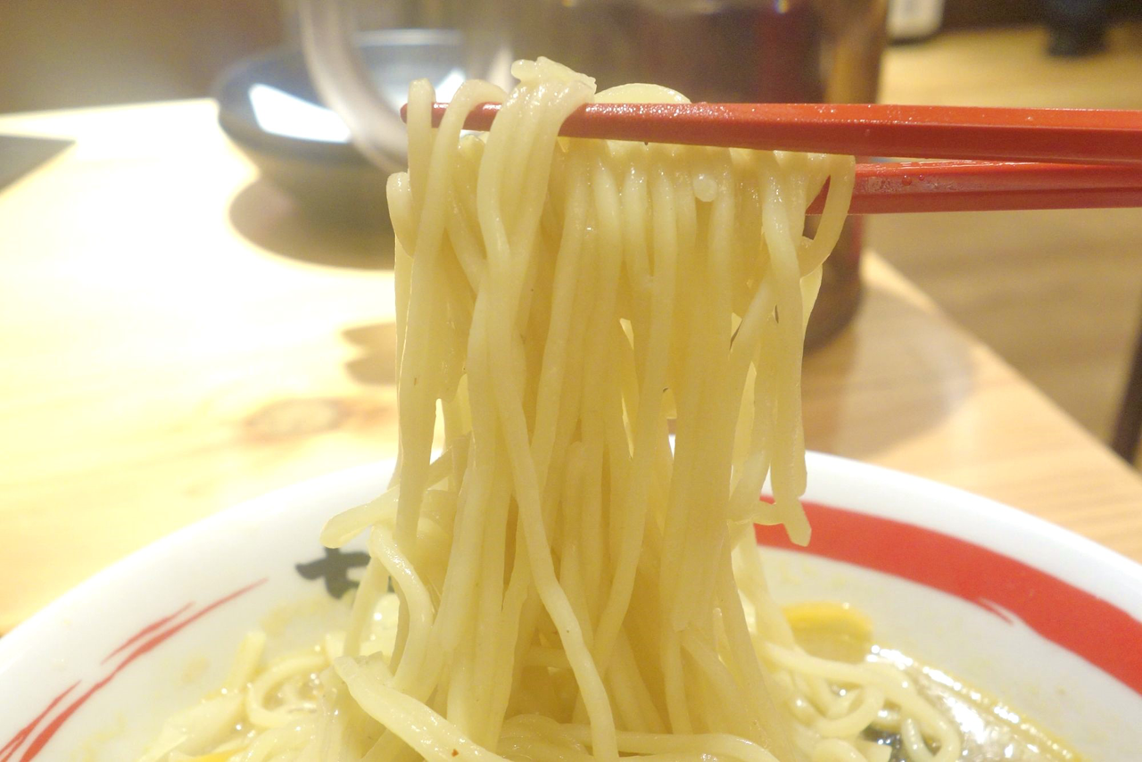 中太麺は、トムヤンクン風味のスープとの相性もバッチリ！
