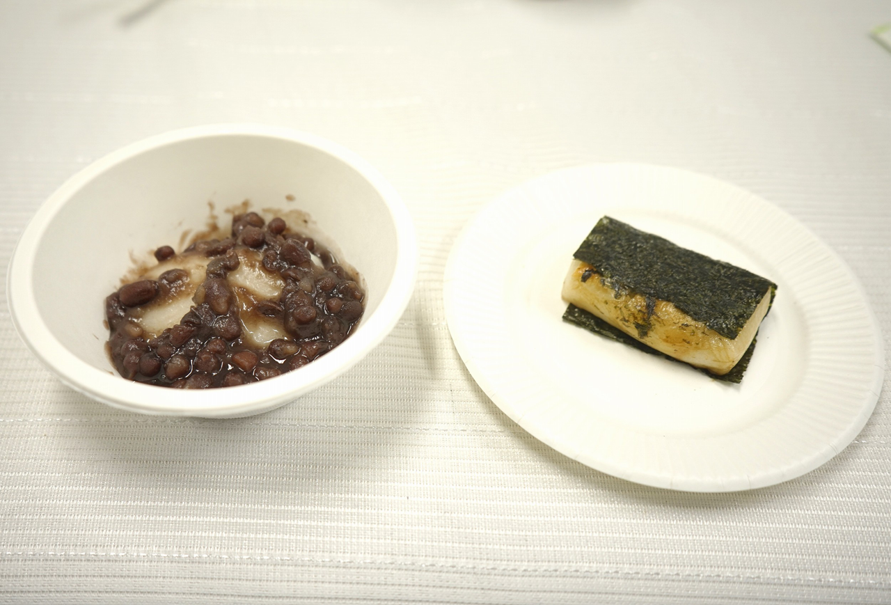 「新潟県村松産　特別栽培米　杵つきこがねもち（増量）」はぜんざいと磯部焼きで試食