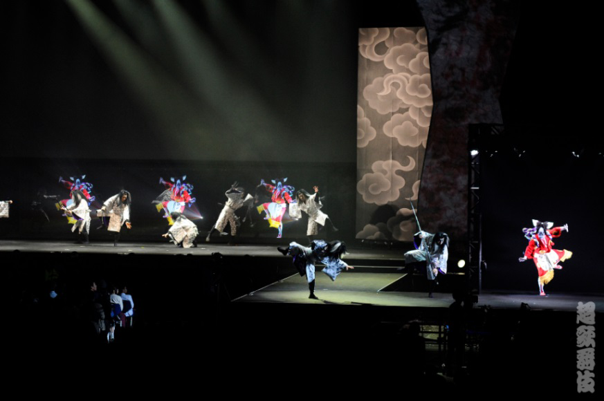 15万人が見た、中村獅童さん・初音ミク共演の「今昔饗宴千本桜（はなくらべせんぼんざくら）」