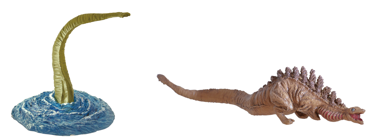 HGシリーズの巨大不明生物 出現（左）、ゴジラ 2016 第2形態（右）
