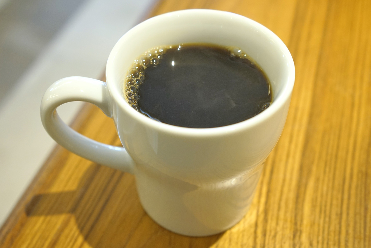 食後に飲んだ「コナブレンドコーヒー」は、コナコーヒーならではの酸味を活かしながらも他のコーヒー豆をブレンドしたことで飲みやすくなっています
