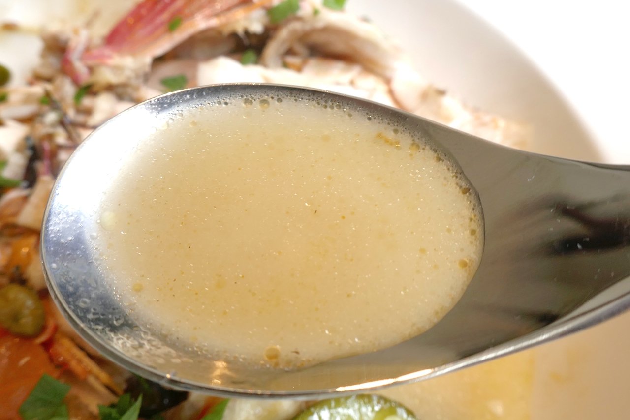 「アクアパッツァ」のスープは、魚介の旨味が濃厚！