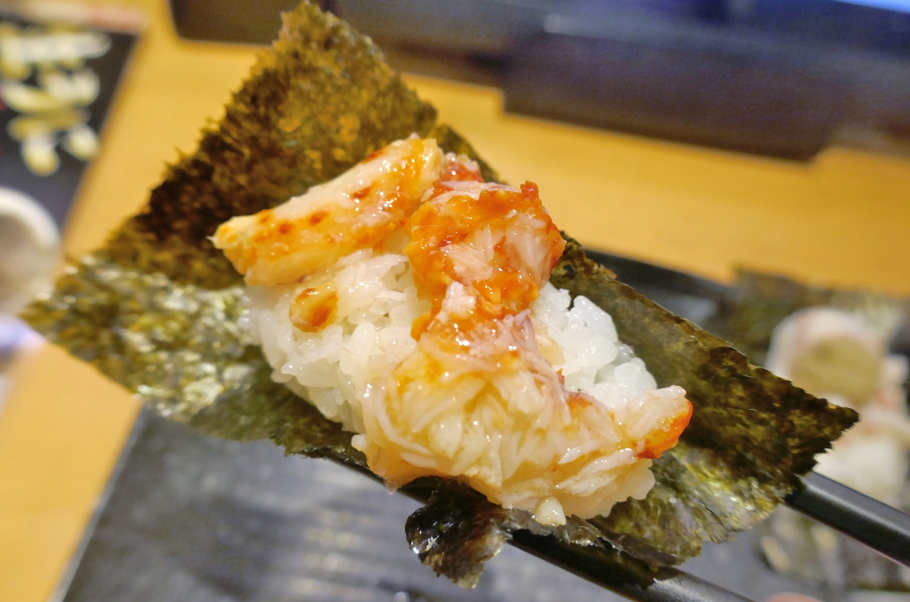 「花咲蟹のっけ盛り」は、食感の良さ、素材の旨味ともに「ずわい蟹」を凌ぐ素材の美味しさに驚嘆！