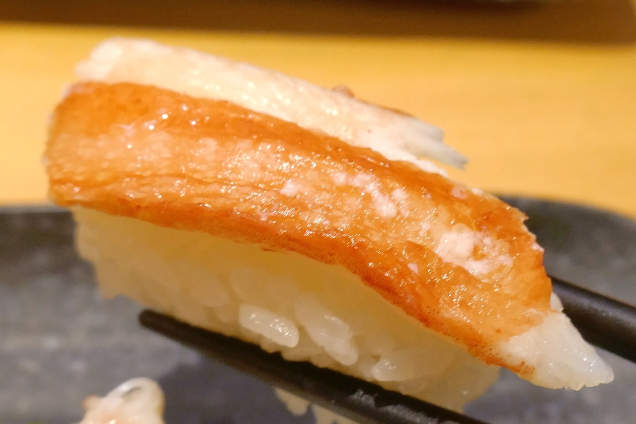 「爪下肉」を使ったお寿司は、身の食感の良さと甘味がピカイチ！