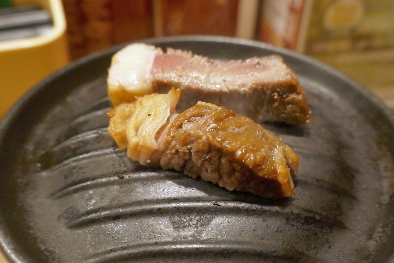 「イチボの熟成赤身ステーキ」にはコンロがセットされているので、肉にしっかり火を通したい方にもオススメ！