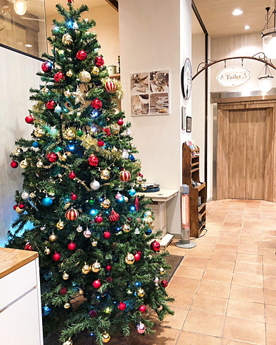 恵比寿の人気カフェ アクイーユ からクリスマスツリーパンケーキ登場 豪華なひと皿を実食レポ ネタとぴ 恵比寿の人気カフェ アクイーユ からクリスマスツリーパンケーキ登場 豪華なひと皿を実食レポ ネタとぴ