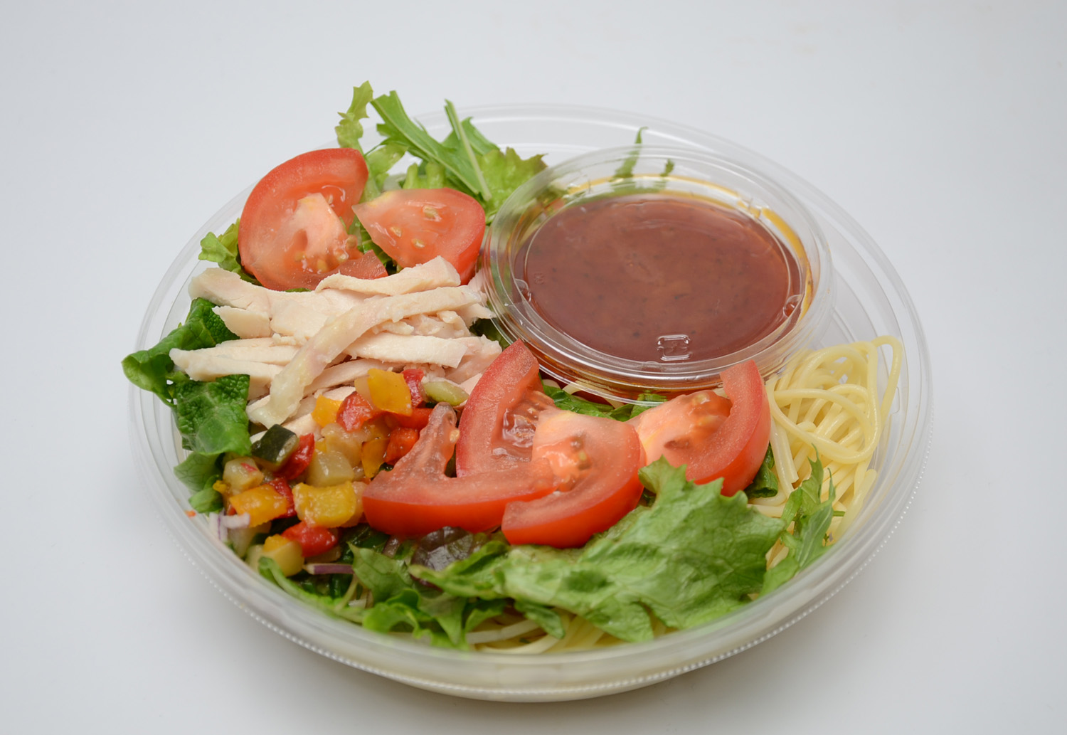 「野菜と食べる冷たいパスタ！蒸し鶏とトマトソース」税込460円