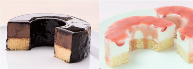 二段バウム製法「とろなまチョコバウム」(左)、レアチーズムースと苺ソースで仕上げた「とろなま苺のレアチーズ」(右)