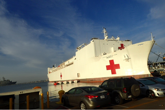 米国海軍病院船マーシー
