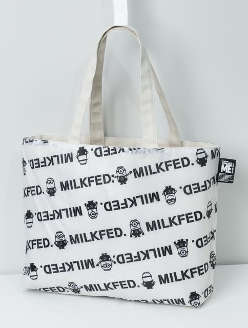 ミニオンズファンにはたまらないトートが付録で1 600円 ミニオンズとmilkfed の初コラボbookが登場 リバーシブル使いのできるキュートでおしゃれなトート ネタとぴ