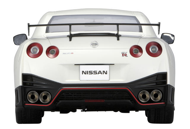 インテリジェントキーでエンジン音やライト点灯 全長59cmの1 8で組み立てる 週刊 Nissan Gt R Nismo が本日28日 火 創刊 創刊号は490円 完成までに2年弱と180 990円 ネタとぴ