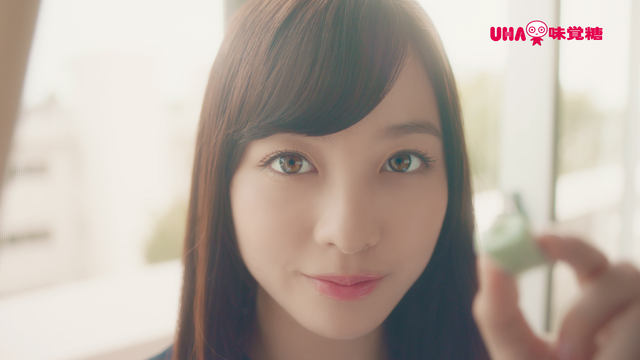 橋本環奈さんが初男装でイケメン男子に 環奈さんが顎クイからぷっちょを あーん してくれる 4dゴーグル 誕生 男女ともに堪能できるデバイスに進化 ネタとぴ