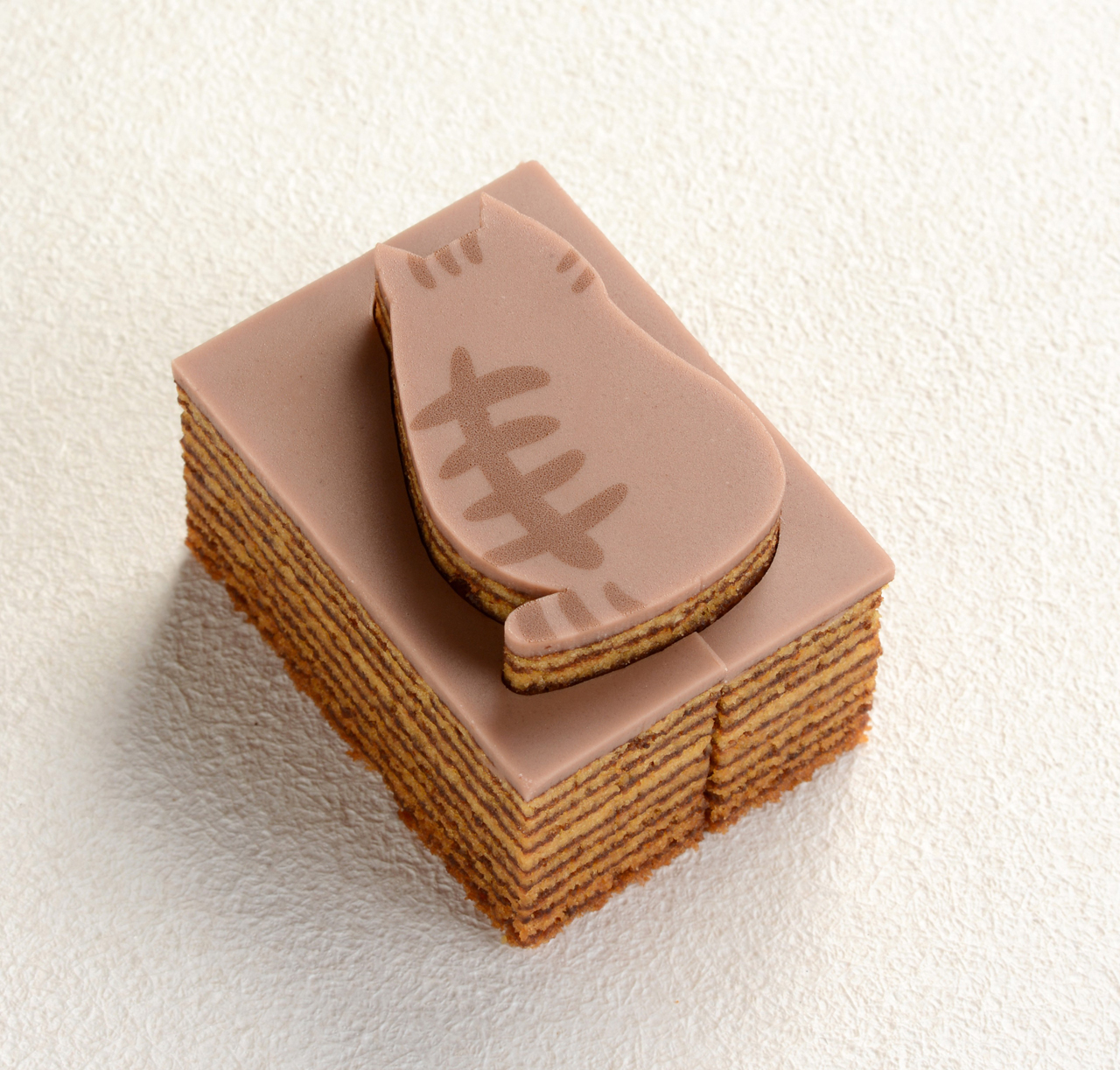 2月に発売され、猫好きに大人気のチョコバウムクーへン「にゃんこのバウム in Kanazawa」