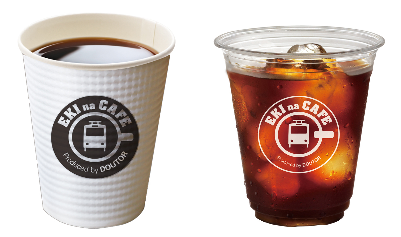 ホットコーヒー(左)、アイスコーヒー(右)。レギュラーサイズはいずれも100円（税込）