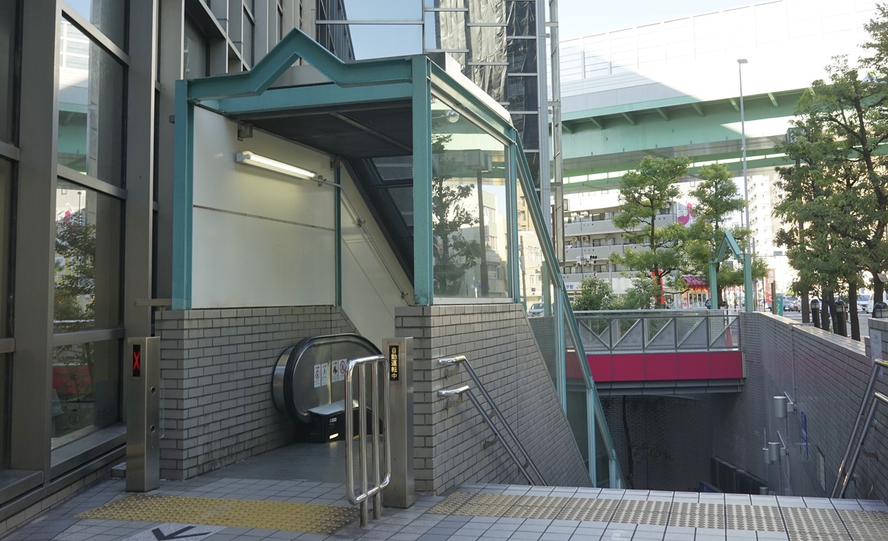 1期で吹奏楽部を退部した斉藤葵が「名古屋国際会議場」へと向かうシーンは、「日比野駅」1番出入口にて再現可能