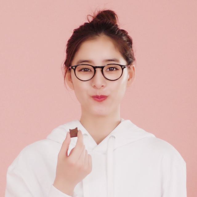 ありがとうオリゴ糖ダンス 新木優子 Ver が公開 あの方のダンスに寄せれるように頑張りました と新木さん オリゴスマートミルクチョコレート 発売記念 ネタとぴ