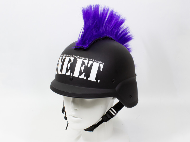 「ヘルメット用モヒカン 紫 DN-915729」(税別1,200円)