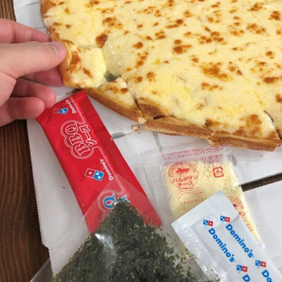 チーズ好きはお見逃しなく ドミノ ピザに100 モッツァレラチーズを1kg使った ニューヨーカー 1キロ ウルトラチーズ 9 11 水 復活 ネタとぴ