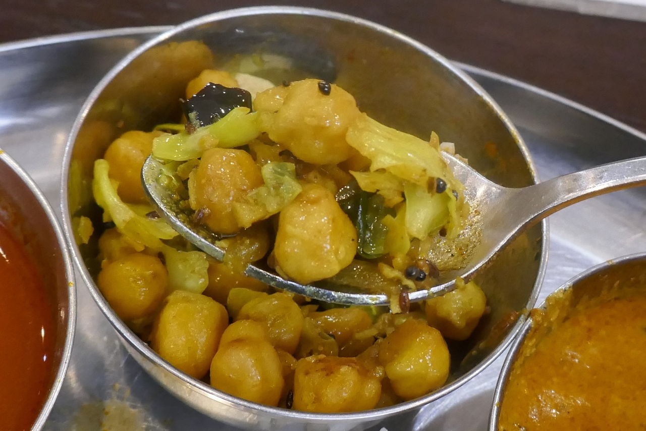 「ボリヤル」は、ホクホク食感のひよこ豆にニンニクと唐辛子の風味がメチャ効いてヒリヒリするウマさ！