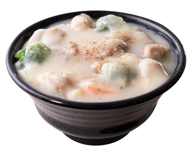 シチューはご飯のおかずになるか問題 への解答 肉めし専門店 岡むら屋 がたっぷり野菜 どっさり牛肉の クリームシチュー肉めし を本日15日 水 発売 100円割引券 も配布 ネタとぴ