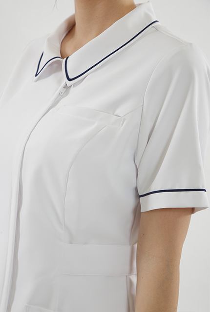 Eカップ以上118cmまで対応した白衣が誕生 エクラフェレーザが 胸が大きな女性専用の医療制服 を発売 胸の悩み を忘れて 思いっきり仕事を楽しんで ネタとぴ
