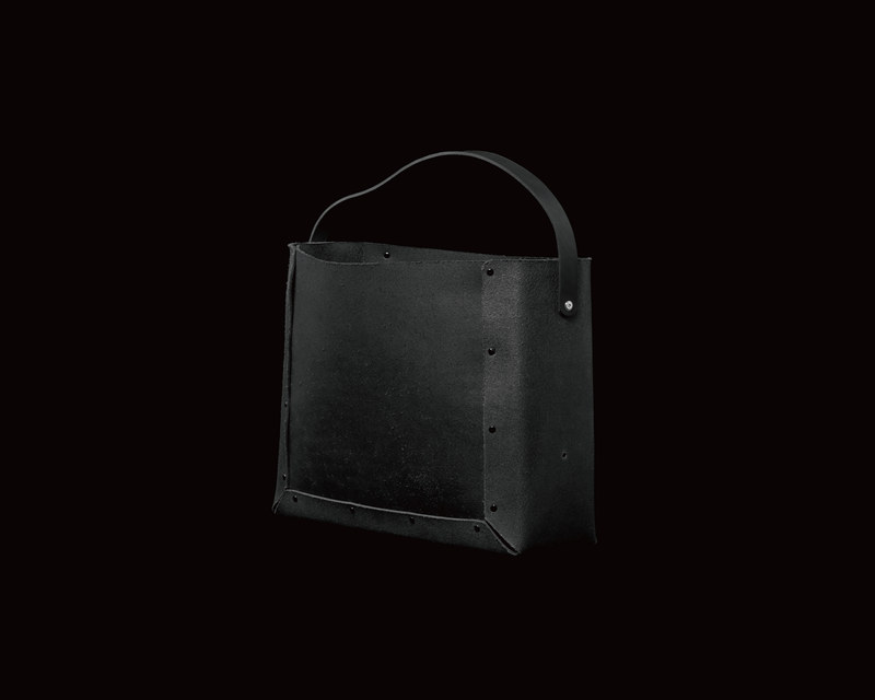 BLACK LEATHER ANY BOX(HAND BAG TYPE)／落ち着いた佇まいの黒革のANY BOX 7,500円(消費税・送料別)