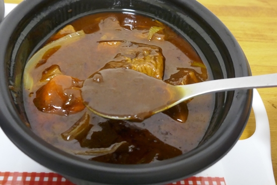 食レポ 重量約1kgのカレー弁当はボリューム最高 ご飯と相性最高 松屋のカレー専門店 マイカリー食堂 で スペシャル欧風ビーフカレー大盛 を持ち帰り ネタとぴ