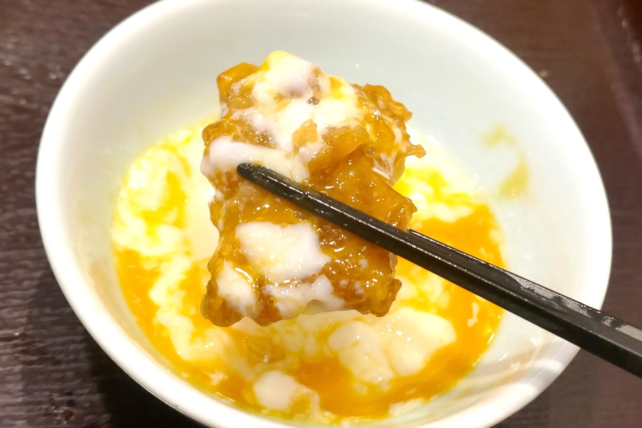 半熟玉子はご飯や各種天ぷらとの相性は上々で、特に活〆穴五天を交えて食べた時の美味しさが印象に残りました！