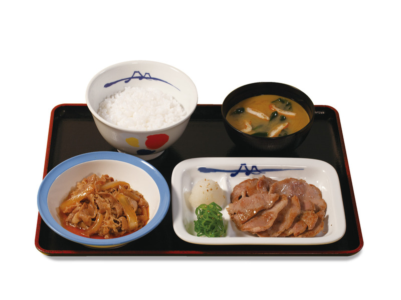 「牛皿＋豚生姜焼セット」(ライス、みそ汁付) 790円