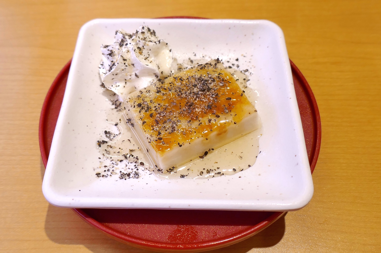 「匠の胡麻豆腐ブリュレ」は、胡麻豆腐を使ったスイーツメニュー