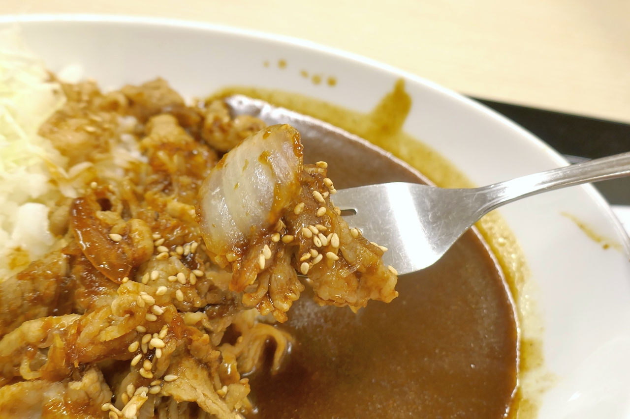 牛生姜焼きは、甘じょっぱいタレと生姜の風味が効いてめっちゃご飯が進む味！