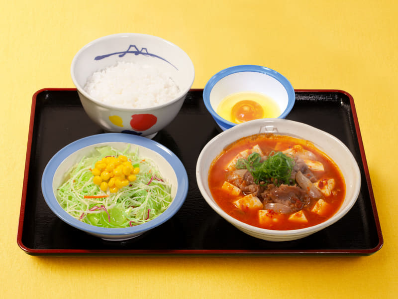 「“お肉たっぷり”牛キムチチゲ膳生野菜セット」750円(税込)