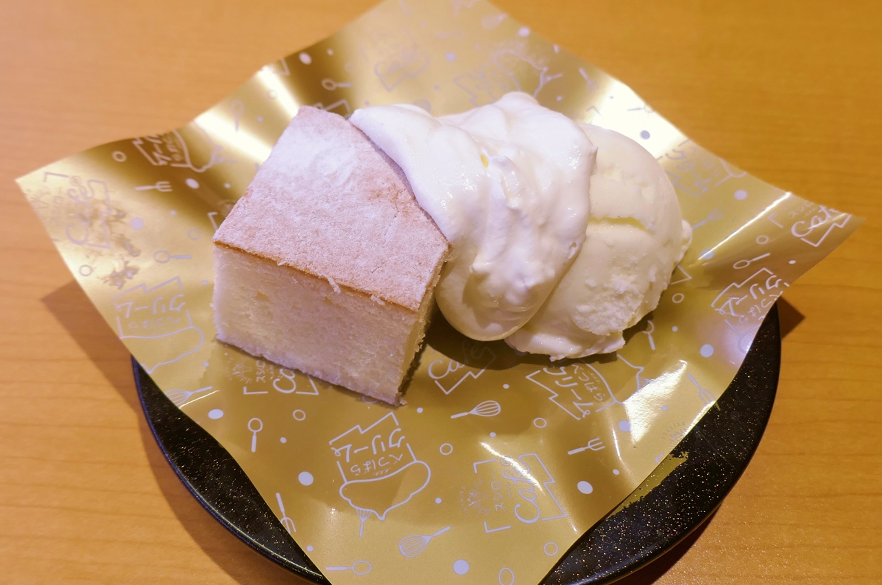 「なまらミルクな北海道シフォンケーキ」は、新雪のように真っ白な姿のスイーツメニュー！