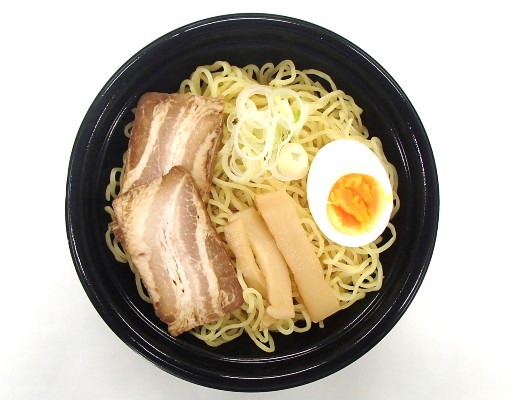 愛知県の 本郷亭 監修 ローソンが店舗人気no 1 白湯ラーメン と店舗未販売の創作メニュー 焼らーめん を限定販売 愛知県勤務のローソン社員の想いから実現 ネタとぴ