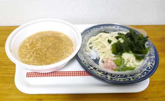 食レポ 丸亀製麺の年始メニュー 特大海老天玉子あんかけうどん をテイクアウト 人気の玉子あんかけに 大きな海老天 カニ ワカメをトッピングしてウマさ無限大 ネタとぴ