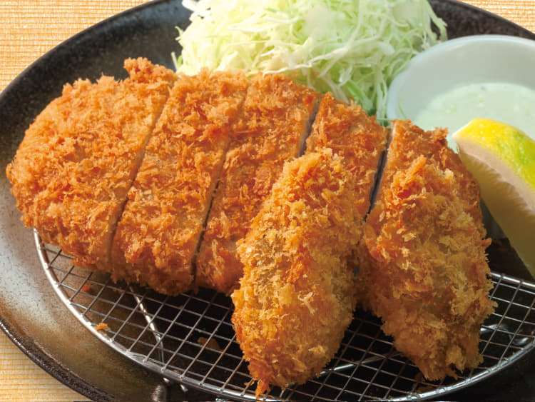 「ロースかつ&カキフライ定食」1,147kcal