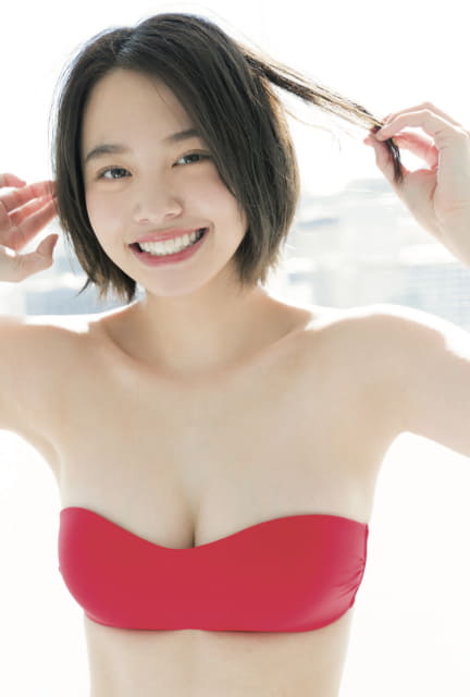 日本一可愛い女子高生 あーーゆ が赤ビキニ姿を披露 新田あゆなが 少年サンデー に初登場 初表紙 制服姿やバイト姿も披露 コメント動画やメイキング動画も公開 ネタとぴ 日本一可愛い女子高生 あーーゆ が赤ビキニ姿を披露 新田あゆなが 少年サンデー に初登場 初表紙 制服姿やバイト姿も披露 コメント動画やメイキング動画も公開 ネタとぴ