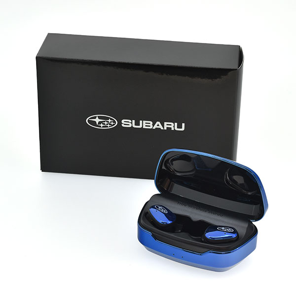 六連星とメタリックブルーが耳に輝く! スバルが「ワイヤレスイヤホン