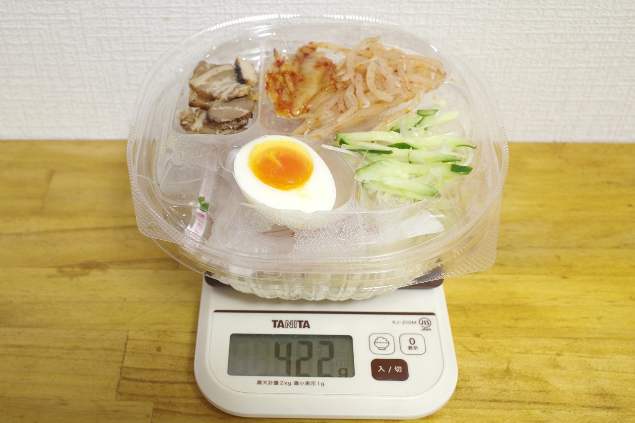 容器込みの「盛岡風冷麺」の総重量は422g
