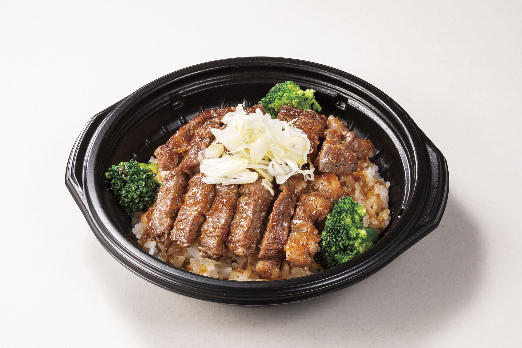 「激アツステーキ丼」肉100g・918円／肉150g・1,186円（税込）
