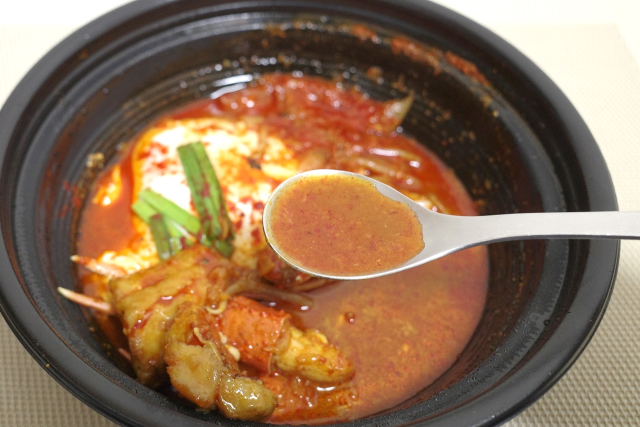 3辛版の紅ズワイガニ・ワタリガニのカニスンドゥブのスープは灼熱地獄な辛さ！