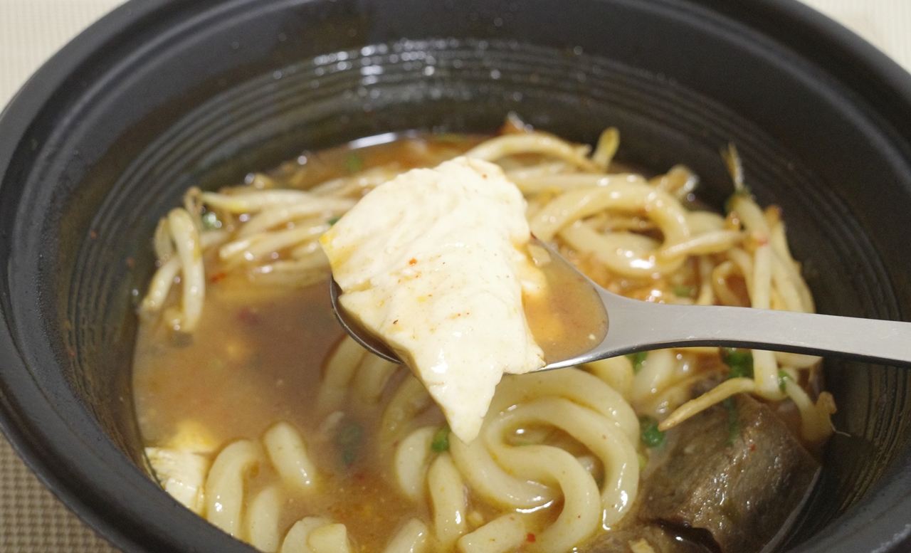 豆腐は牛チゲスープが染み込みにくいので、食事後半で食べることを推奨！