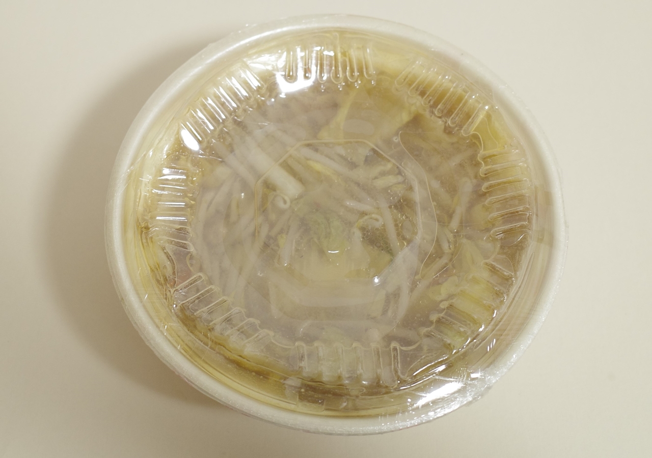スープが入った容器は蓋とラップで包まれているので、多少乱雑に扱ってもスープが漏れ出す心配ご無用！