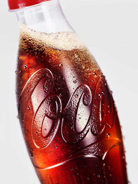 コカ・コーラ」「コカ・コーラ ゼロシュガー」に新ラベルレス350ml 
