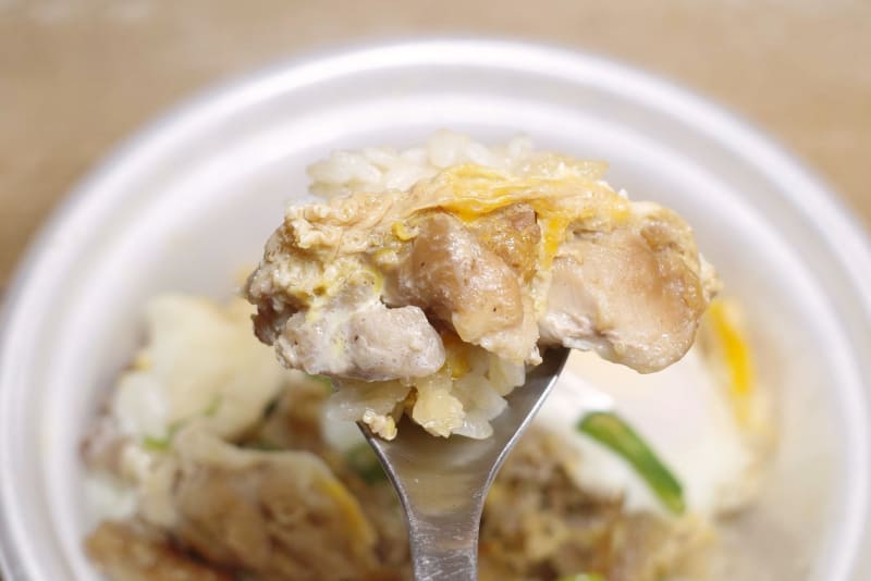 「親子丼」は、ご飯、鶏肉、玉子、タレの比率がナイスで味もグッド！