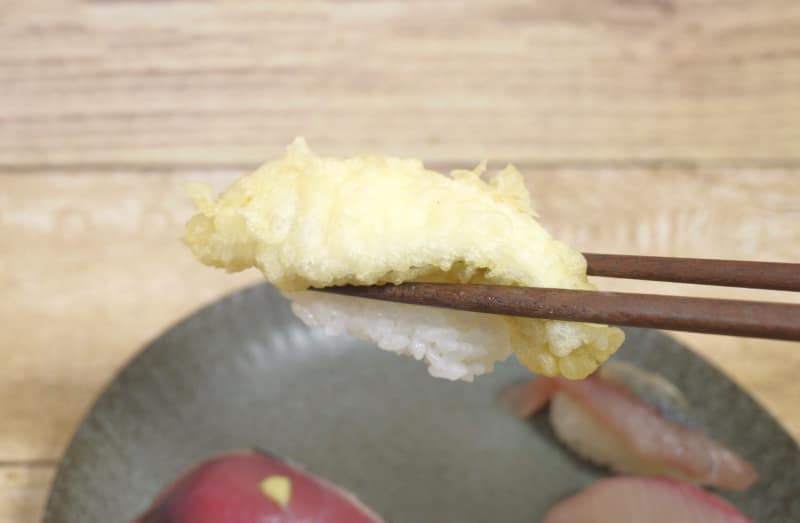 「玄界灘産天然活〆穴子の天ぷら握り」は、素材の良さ、味付けに到るまでパーフェクト！