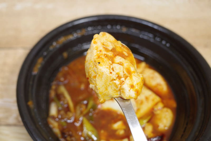 豆腐は麻婆豆腐風のスープに負けないくらいに素材の味が強め！