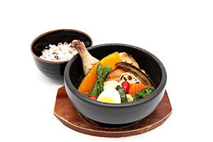 「信玄鶏とごろっと野菜の石焼スープカレー」1,300円